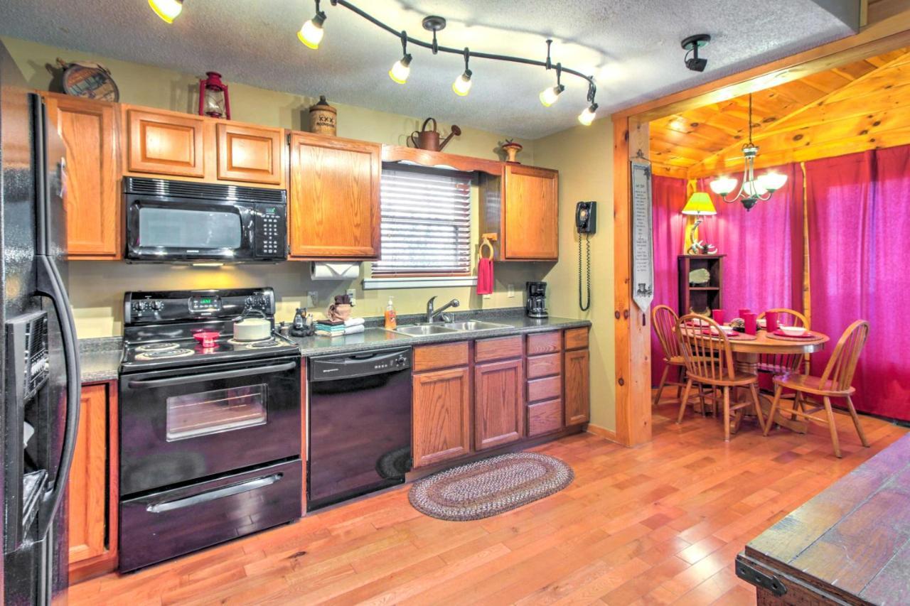 Tree Top Dream Cabin With Hot Tub In Gatlinburg! Villa ภายนอก รูปภาพ